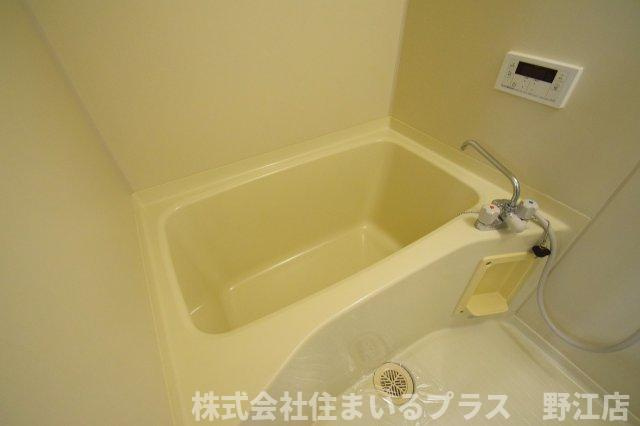 コンフォート・アベニューの浴室
