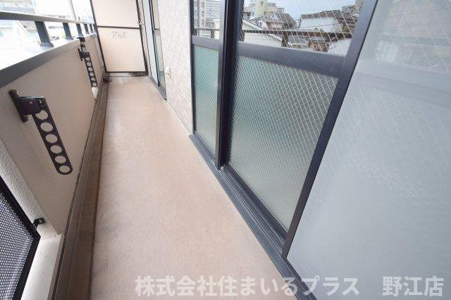 コンフォート・アベニューのバルコニー