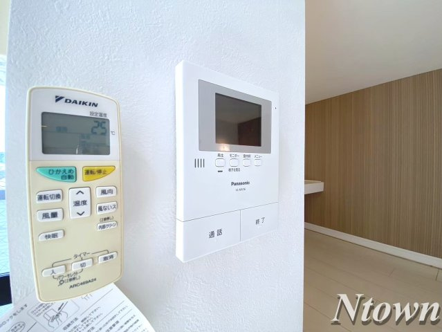 【セキュリティ】 | サンエイブリッジI | モニター付きインターホンです。