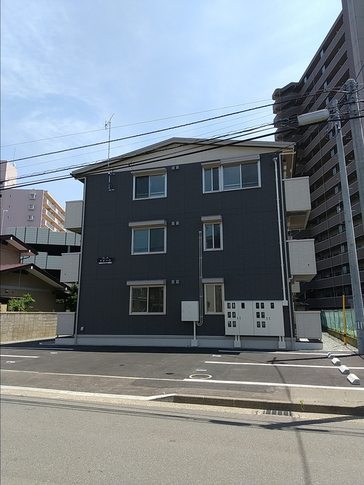 イリーニの外観