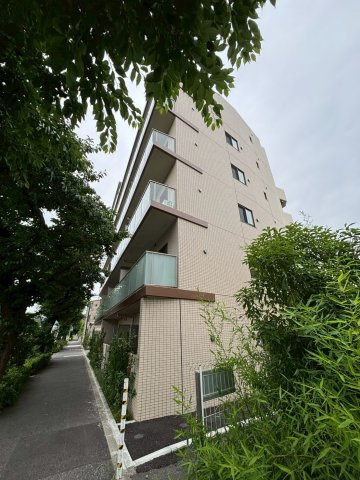 エストゥルース府中の外観