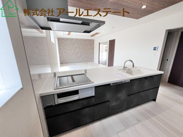 高砂市米田町米田新　　新築戸建の洋室|同社施工事例
