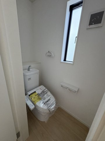 【トイレ】 | 大野城市上大利3丁目第5　1号棟（全2棟）【仲介手数料無料・0円】 | 現地写真。