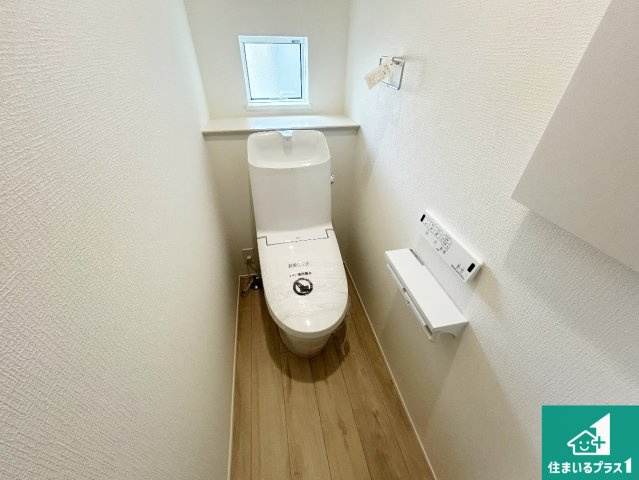 ■西宮市山口町上山口　第1期　新築一戸建てのトイレ|1・2階の2ヶ所にあるので、朝の忙しい時間の順番待ちもなく、深夜の利用にも大変便利です。