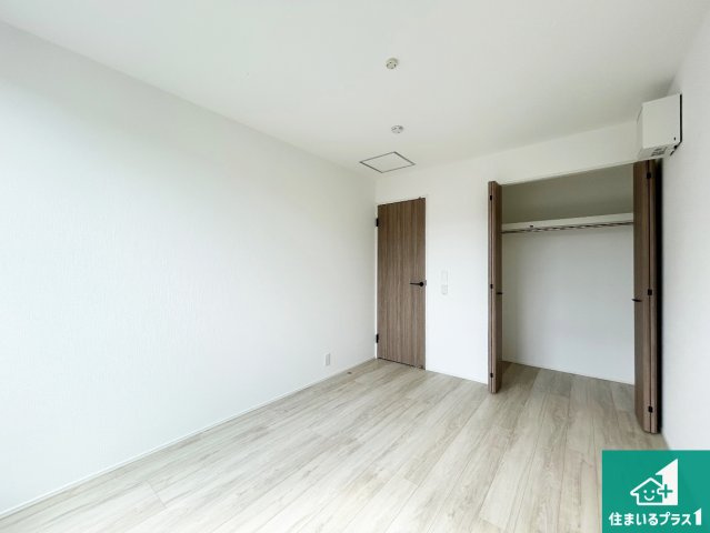 ■西宮市山口町上山口　第1期　新築一戸建ての洋室|収納スペースが充実しているので子供の成長に合わせてたくさん収納ができます！家族構成に合わせた様々な活用ができる収納！