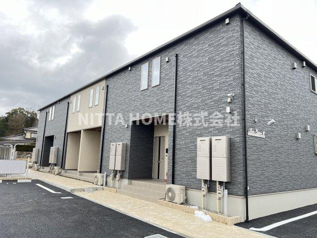 福知山市字長田のアパートの外観|ペット可◇エアコン２台や太陽光発電システムなどの設備付き＊