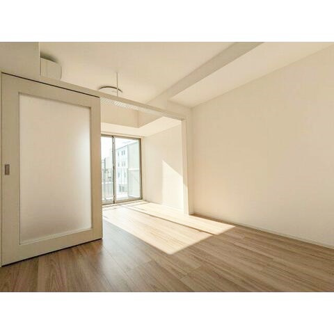 平塚市明石町の賃貸マンションの居間・リビング|使いやすいリビングになります♪