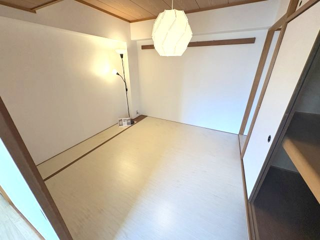 マークハーゲン　住居の洋室