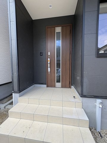 【玄関】 | 大野城市上大利3丁目第5　2号棟（全2棟）【仲介手数料無料・0円】 | 現地写真。