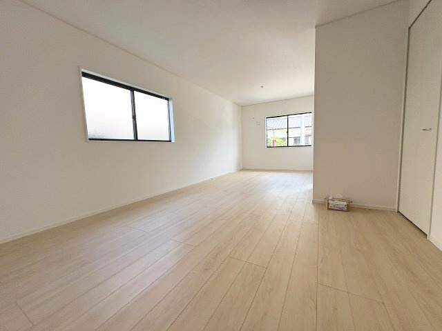 【居間・リビング】 | 大野城市上大利3丁目第5　2号棟（全2棟）【仲介手数料無料・0円】 | 現地写真。