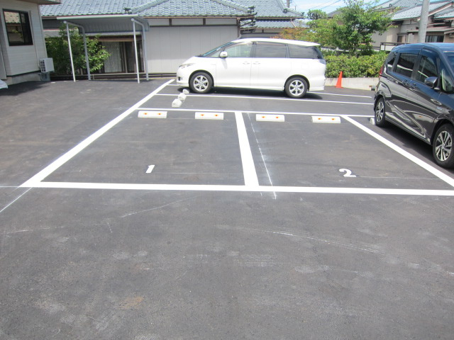 アレンデールの駐車場