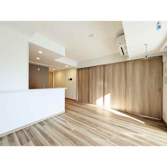 【居間・リビング】 | メトロステージPLUS中野弥生町 | 12.8帖のきれいなLDK。
