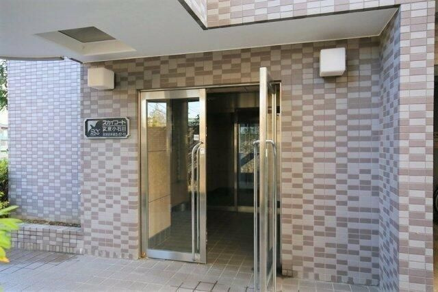 スカイコート文京小石川のエントランス