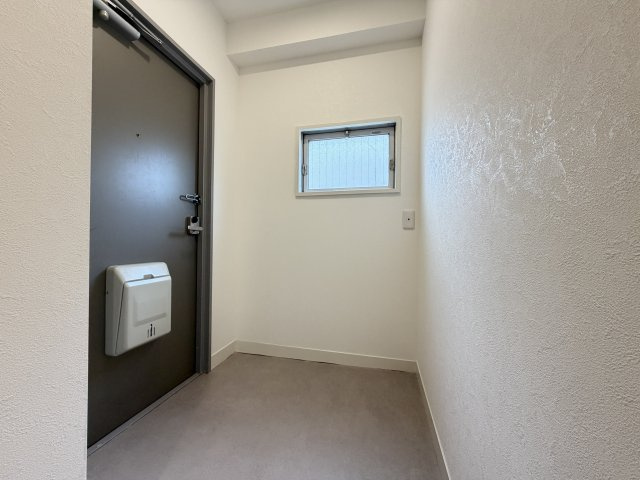 名古屋市名東区亀の井３丁目の中古マンションの玄関