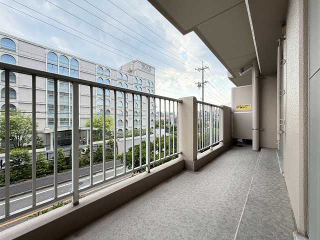 名古屋市名東区亀の井３丁目の中古マンションのバルコニー