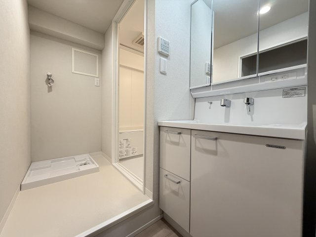名古屋市名東区亀の井３丁目の中古マンションの洗面所
