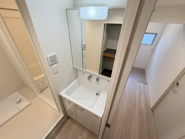 名古屋市名東区亀の井３丁目の中古マンションの洗面所