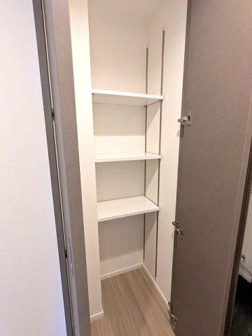 エスレジデンス新御徒町chiaroの設備|奥行きある玄関収納