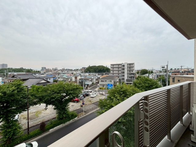 エストゥルース府中の展望