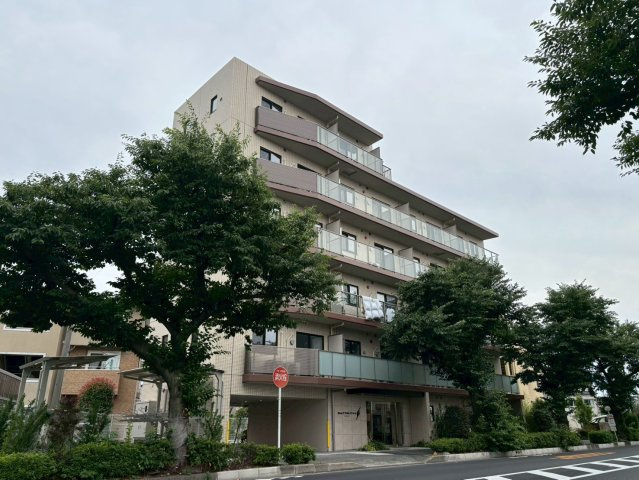 エストゥルース府中