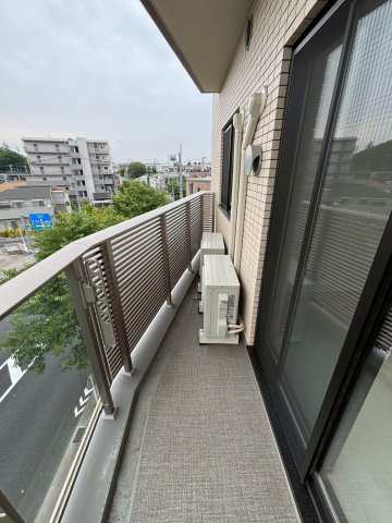 エストゥルース府中のバルコニー