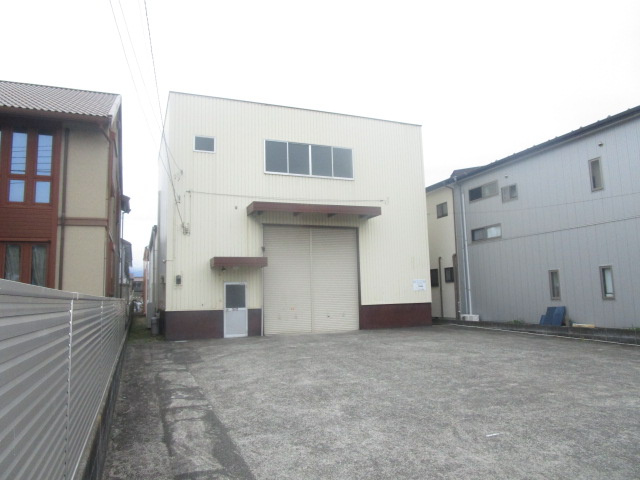 小田原市成田の倉庫