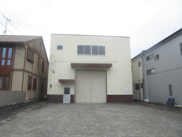 小田原市成田の倉庫