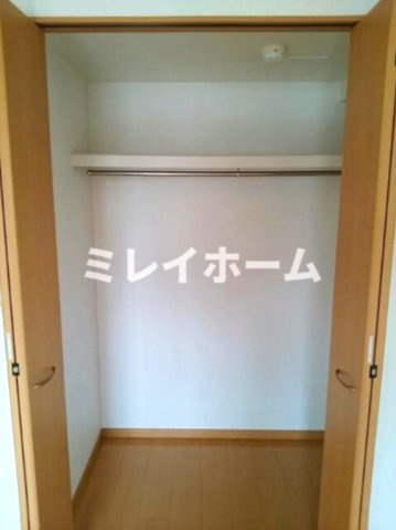 ロン・リッシュの収納