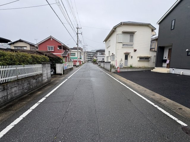 【その他】 | 大野城市川久保3丁目第5　1号棟（全1棟）【仲介手数料無料・0円】 | 現地写真。前面道路です。