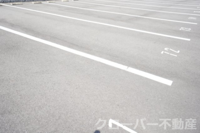 京都北山　２棟の駐車場
