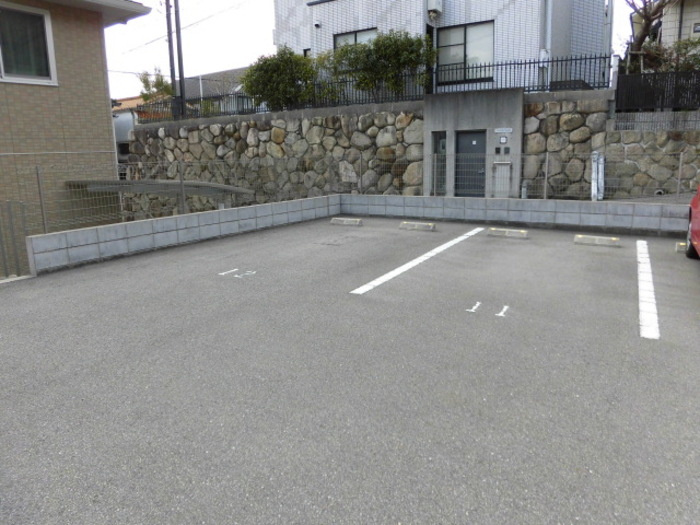 サニーレジデンスの駐車場