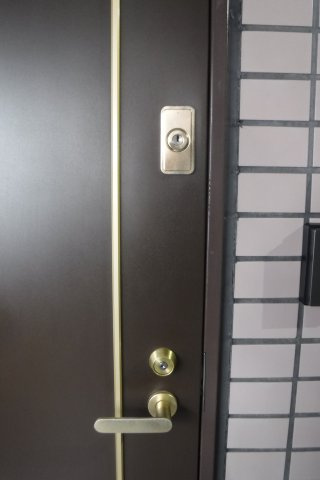 ロイヤルハイツの玄関