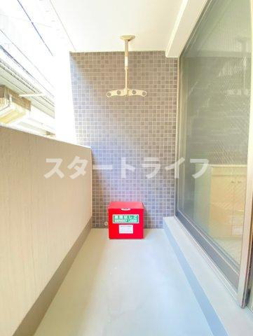 大阪市東淀川区淡路１丁目の賃貸マンションのバルコニー