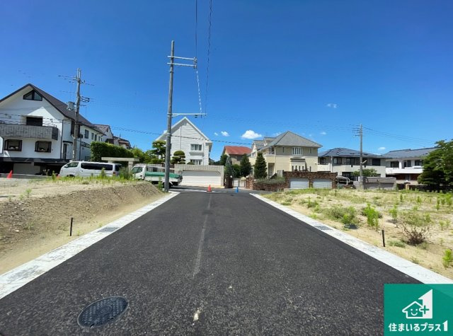 北葛城郡河合町中山台　第2期　新築一戸建ての前面道路含む現地写真|周辺は閑静な住宅街です。前面道路もしっかりと有りますので車の出し入れも安心ですよ！