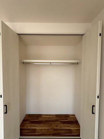 エムフラット衣摺Iの収納