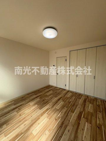エムフラット衣摺Iの洋室