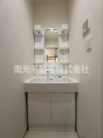 エムフラット衣摺Iの洗面所