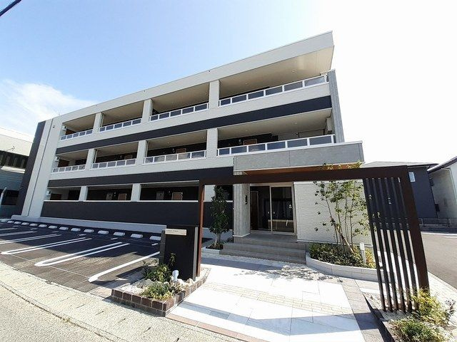アルバス　ファーストの外観