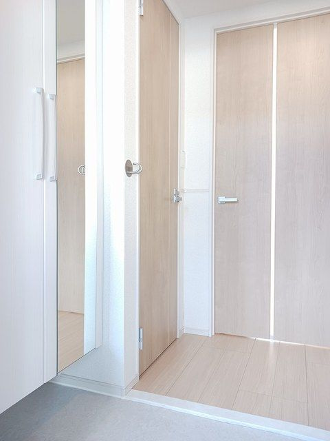 アルバス　ファーストの玄関