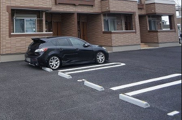 ファウストの駐車場