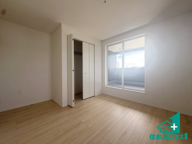 ●大和郡山市今国府町　第2期　新築一戸建ての洋室|シンプルな洋室は、自分好みのインテリアが楽しめます♪ご家族とインテリアや家具を選びに行くのは物件購入時の醍醐味の一つです。ぜひお楽しみください♪