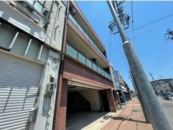 ウイング道徳通の外観