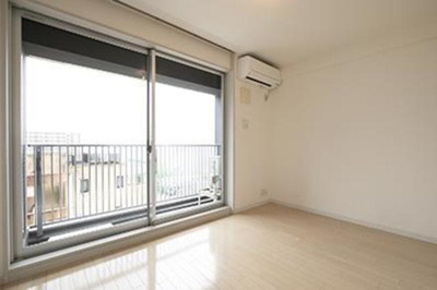 【居間・リビング】 | パークフラッツ松戸 | ※写真は同タイプ住戸です。
