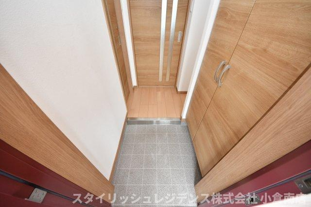 プレステージ・デル・さくらⅡの玄関