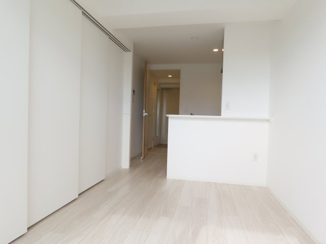 大阪市淀川区十三本町２丁目の賃貸マンションの居間・リビング
