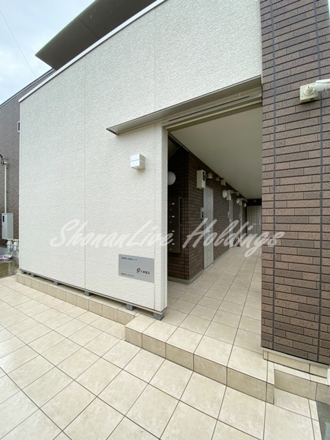 大和市深見台４丁目のアパートのエントランス