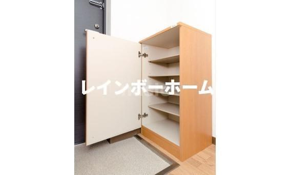 カラーブリアの玄関