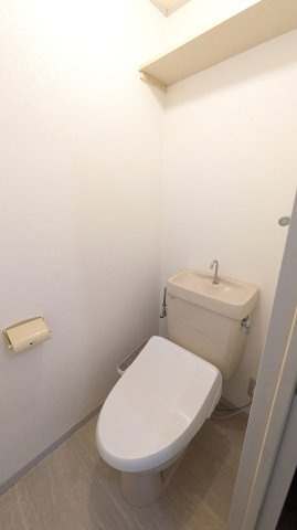 岡山市南区洲崎３丁目のアパートのトイレ