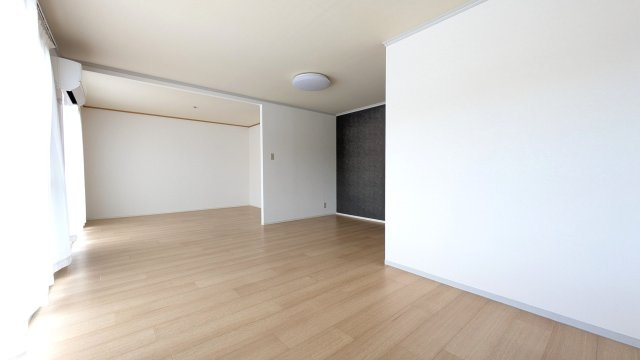 岡山市南区洲崎３丁目のアパートの居間・リビング