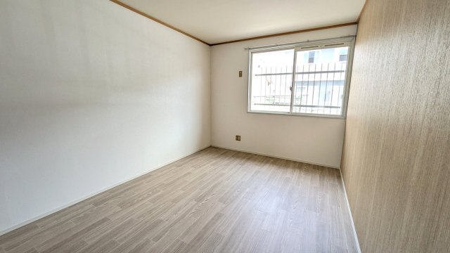 岡山市南区洲崎３丁目のアパートの洋室
